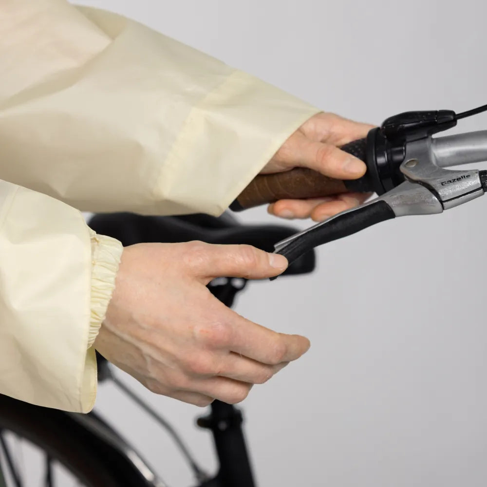 regenponcho mit ärmeln fahrrad überschlag und gummizug