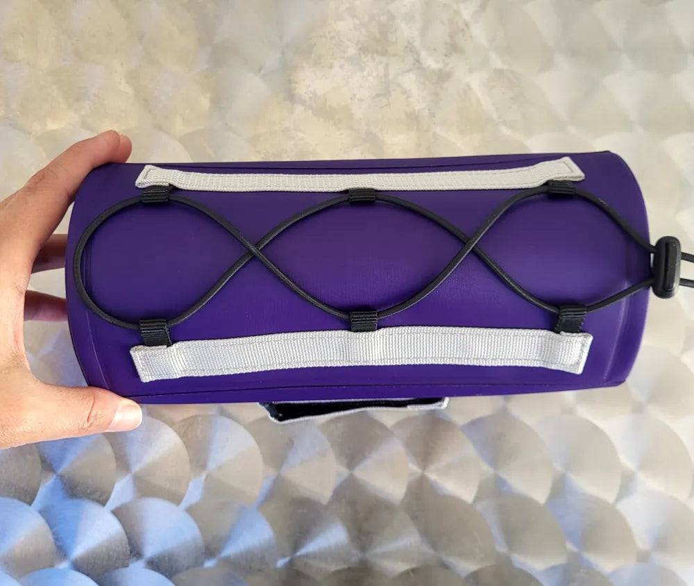 Lila Lenkertasche fürs Fahrrad Rolle wasserdicht