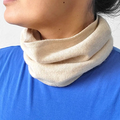 Kaschmirschal Schlauch Form Tunnel hellbeige Natur Farbe