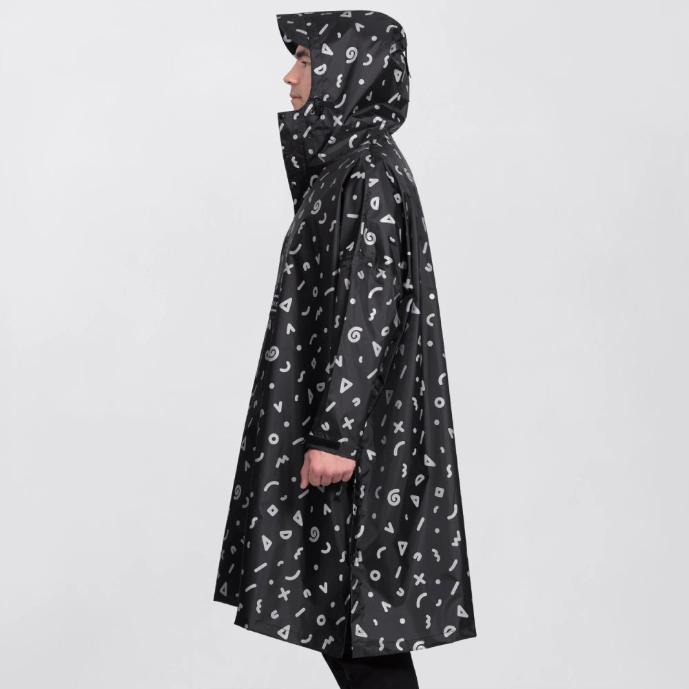 Reflektierender Regenponcho im Leo-Look