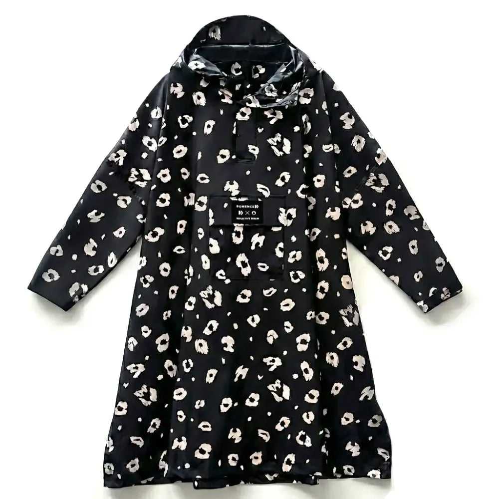 Regencape reflektierend schwarz weiß Leoparden Muster lang mir großer Kapuze und Ärmeln
