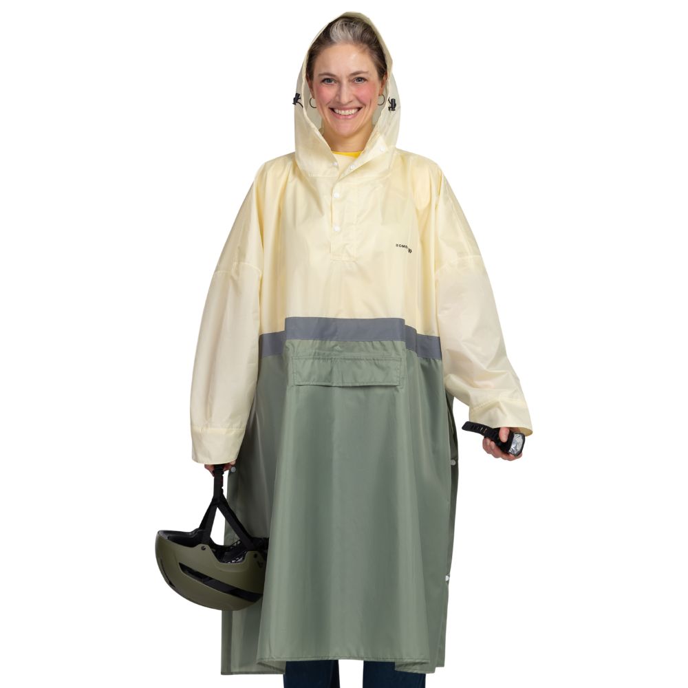 Regenponcho lang Damen mit Ärmeln und Reflektorstreifen fürs Fahrrad fahren.