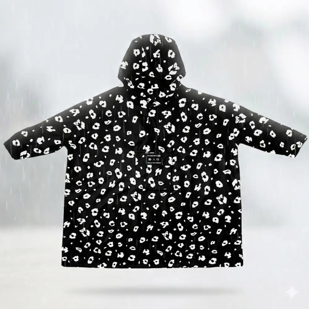 Regentropfen Regenponcho reflektierend mit Leo Print von Bomence und Reflective Berlin