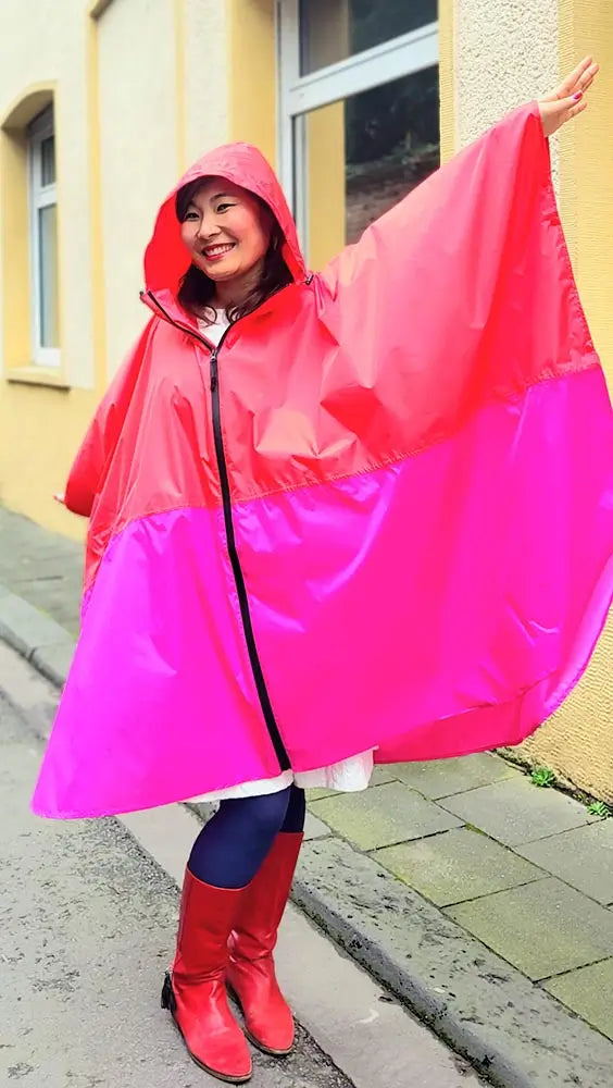 Rot pinke Regenponchos für Damen neu und stylisch für Modefans Stifel Style, knallig bunt
