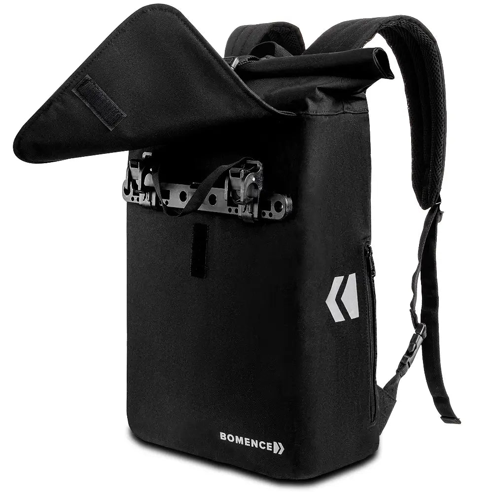 Rückansicht der Urban Create Fahrrad-Seitentasche mit Halterungssystem für den Gepäckträger und verstaubaren Rucksackgurten.