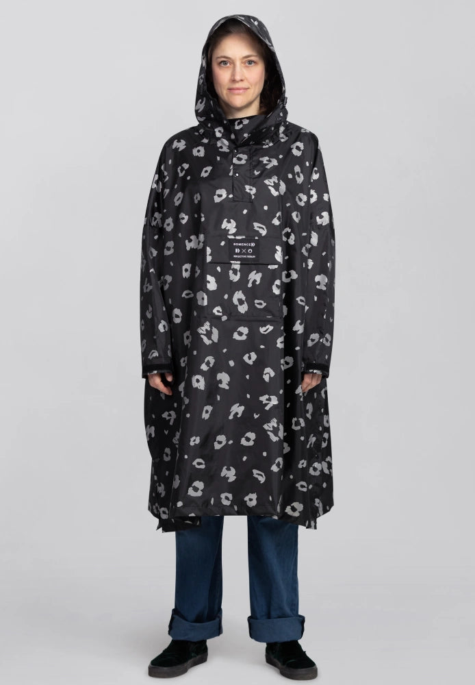 Regenponcho Leo mit reflektierenden Elementen für Damen lang und mit Ärmeln