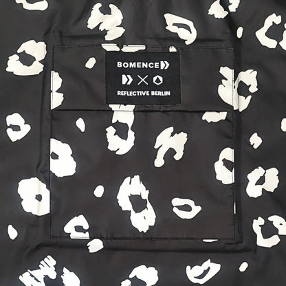 Regenponcho von Bomence und Reflective Berlin